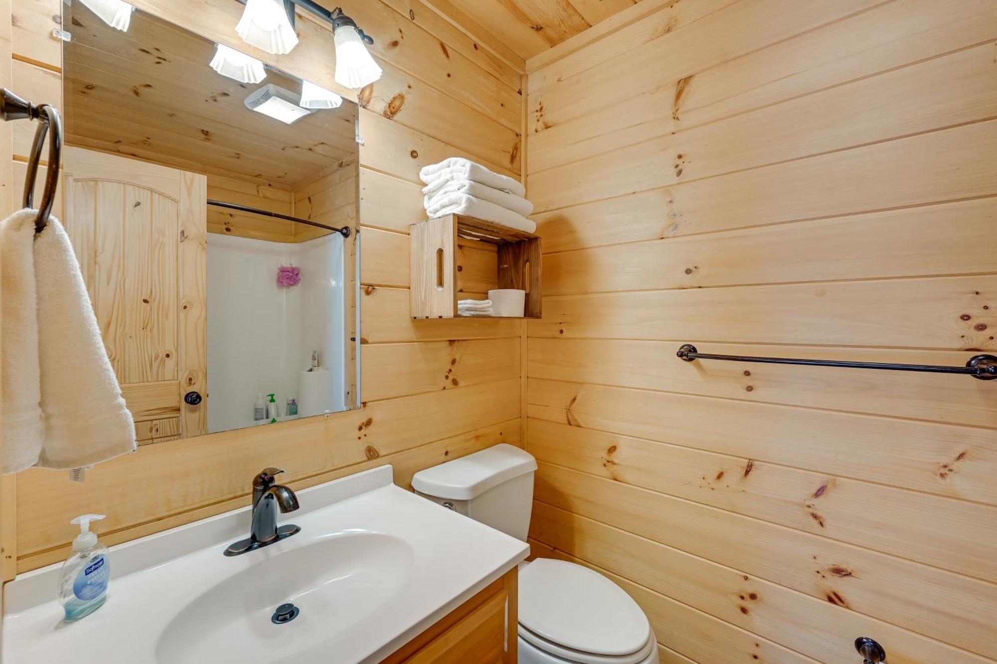 Warm And Cozy Cabin With Deck On Top Of The Blue Ridge Fancy Gap Dış mekan fotoğraf